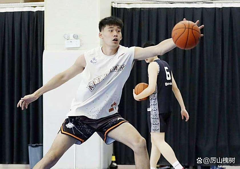 今夜印第安纳步行者备战CBA常规赛，调整名单细节曝光，赛场秩序良好，赛季目标并未改变的简单介绍